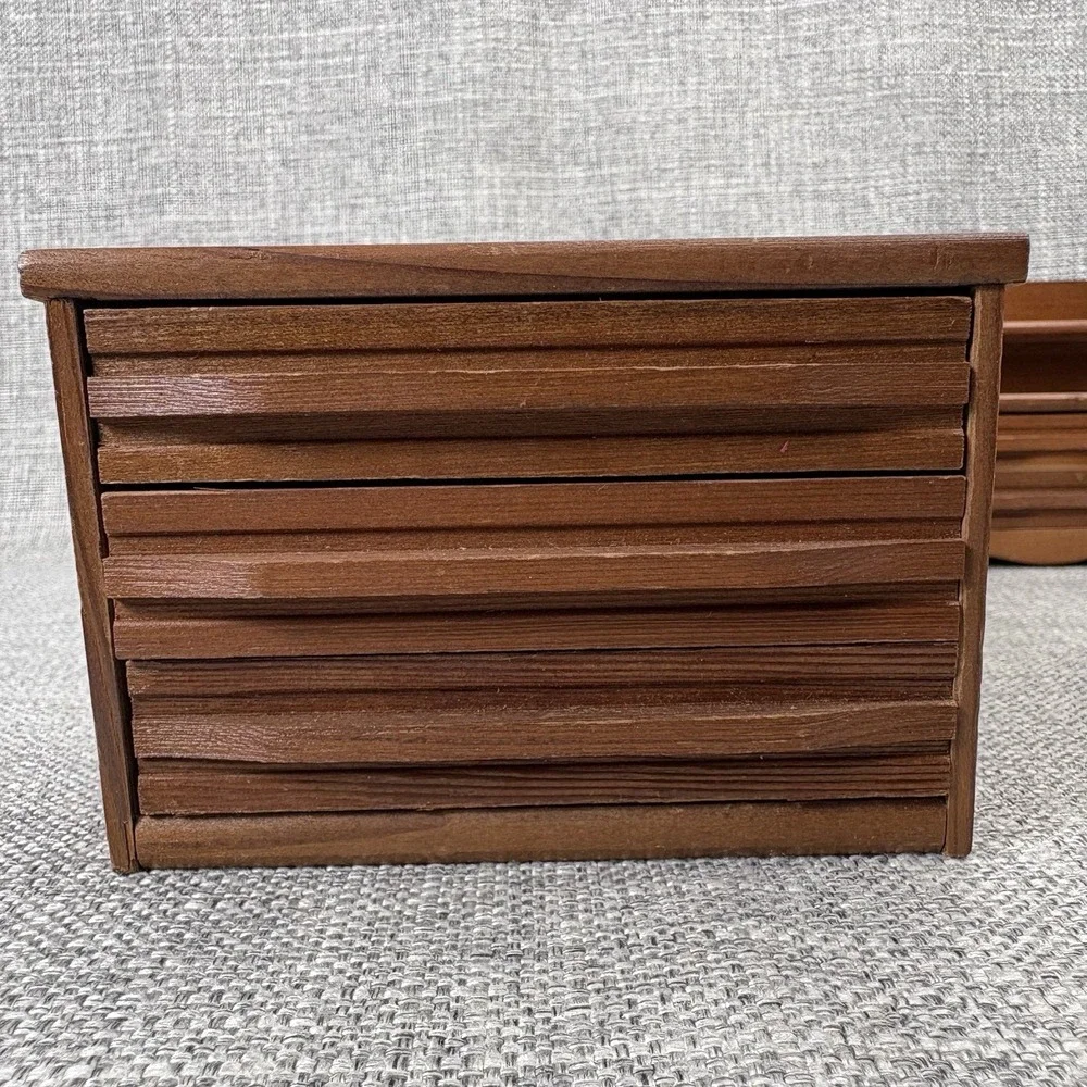 Vintage Miniature Wood Dollhouse Bedroom Furniture 4pc Bed Dresser‎ Hutch Trunk